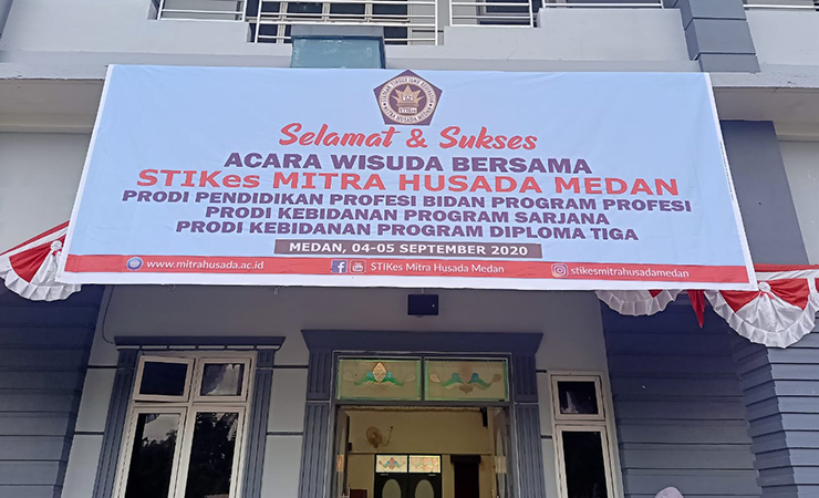 Wisuda Lulusan Prodi Kebidanan Program Diploma Tiga Angkatan XII STIKes Mitra Husada Medan