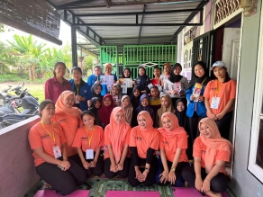 Pengabdian Masyarakat STIKes Mitra Husada Medan tentang Edukasi Kesehatan Reproduksi Remaja yang Mengalami Dismenore dan Penerapan Senam Dismenore Di Dusun VII Desa Bangun Rejo Tahun 2023.